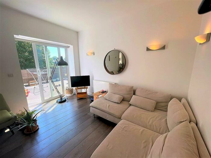 2 Bedroom Apartment To Rent In Amersham Road, New Cross, London, SE14