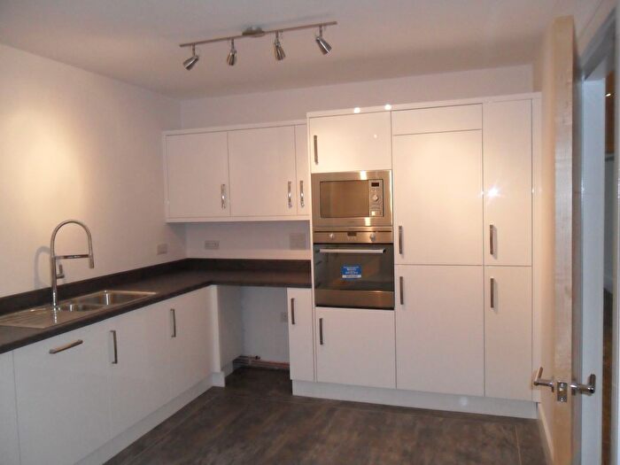 2 Bedroom Flat To Rent In Cannon Street, Hollingworth, Hyde, SK14