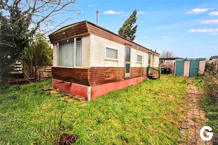 1 Bedroom Park Home For Sale In Stillwater Park, North Poulner Road, Ringwood, Hampshire, BH24