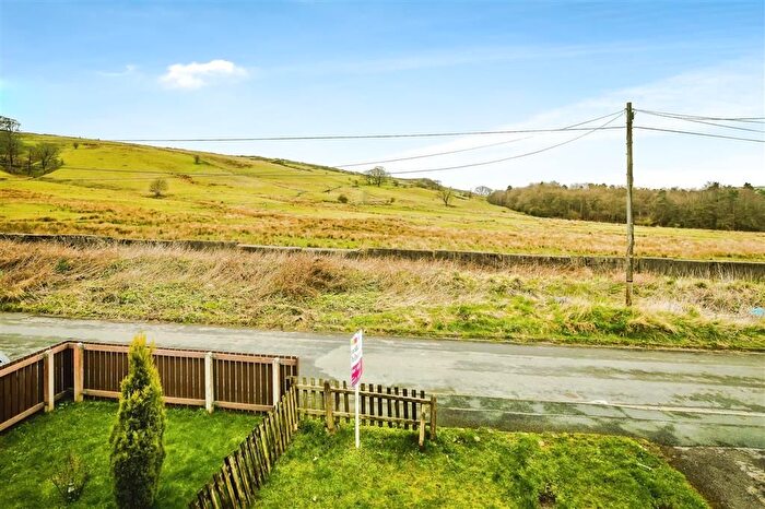 3 Bedroom Semi-Detached House For Sale In Brow Bottom Lane, Halifax, HX2