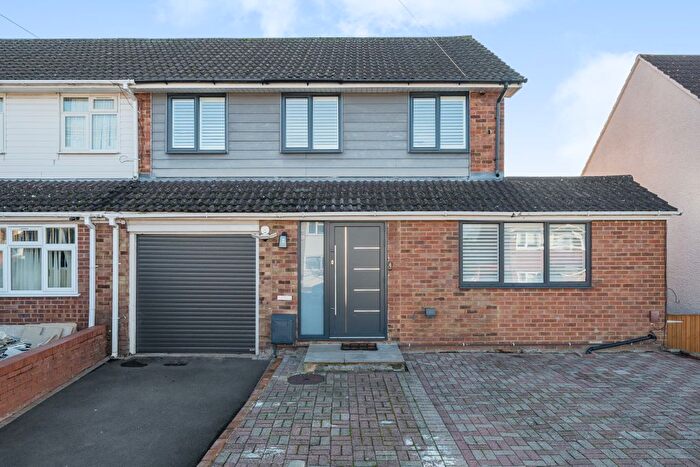 4 Bedroom Semi Detached House For Sale In Westborough Road, Maidenhead, SL6