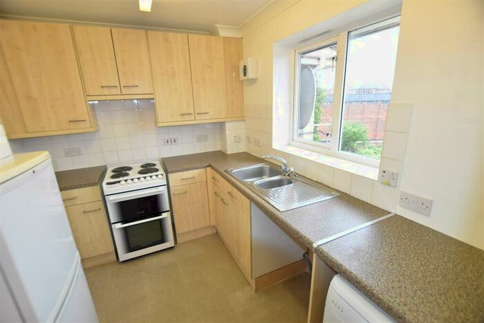 2 Bedroom Apartment To Rent In Abbotsmead Place, RG4