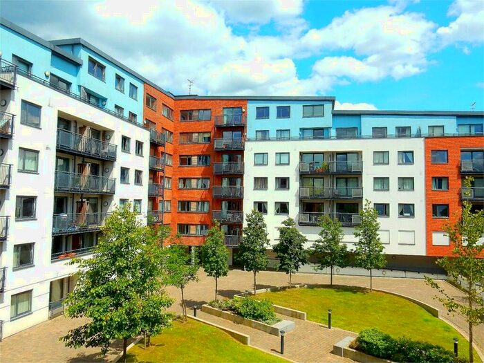 1 Bedroom Flat To Rent In Southwell Park Road, Surrey, GU15