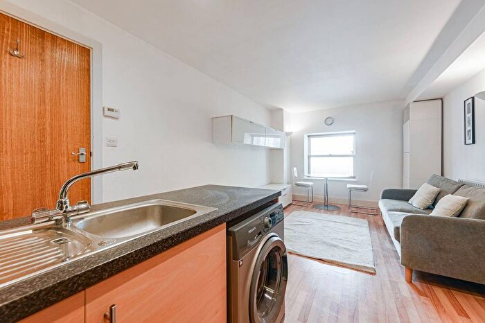 1 Bedroom Flat To Rent In Cadogan Road, Woolwich, London, SE18