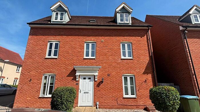 Detached House For Sale In Chalkhill Blue Close, Aylesbury, Buckinghamshire, HP19