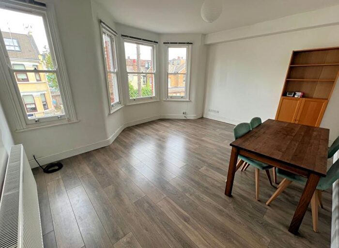 2 Bedroom Flat To Rent In Churchfield Avenue, North Finchley, N12