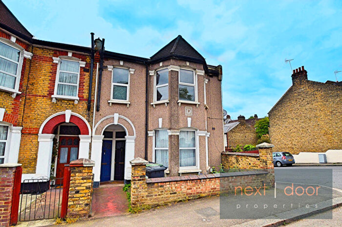 2 Bedroom Apartment To Rent In Sandrock Road, Lewisham, London, SE13