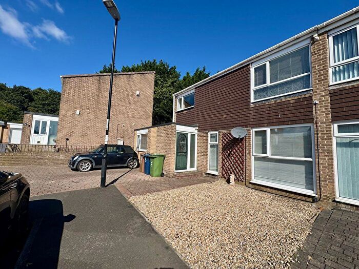 4 Bedroom Semi-Detached House For Sale In Herdinghill, Hawthorn Park Washington, NE37