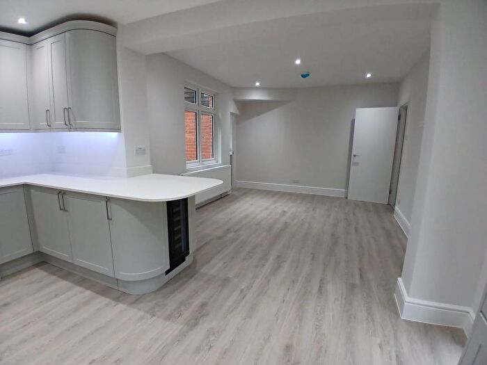 5 Bedroom Detached House To Rent In Pebblehill Road, Betchworth, RH3