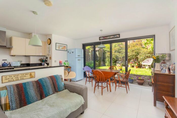 3 Bedroom Terraced House For Sale In Darnell Road, Trinity, EH5