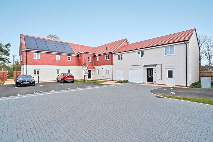 1 Bedroom Flat To Rent In Miles Road, Bordon, Hampshire, GU35