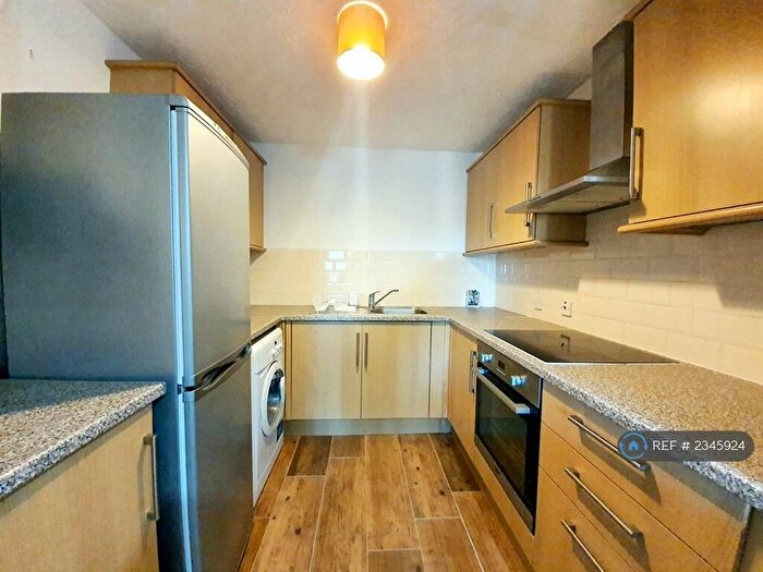 2 Bedroom Flat To Rent In Buckingham House, Milton Keynes, MK9