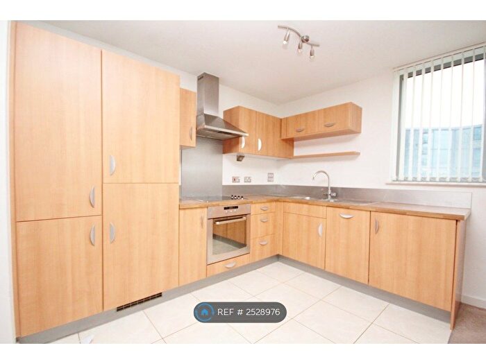 2 Bedroom Flat To Rent In Mercury Gardens, Romford, RM1