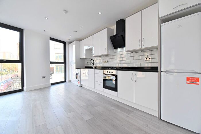 2 Bedroom Flat To Rent In Seven Sisters Road, London, N7