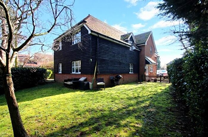 2 Bedroom Flat For Sale In Daisy Fields, Fair Oak, Eastleigh, SO50