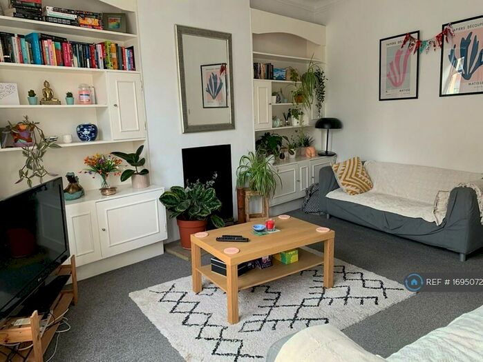 2 Bedroom Flat To Rent In Alderbrook Road, London, SW12