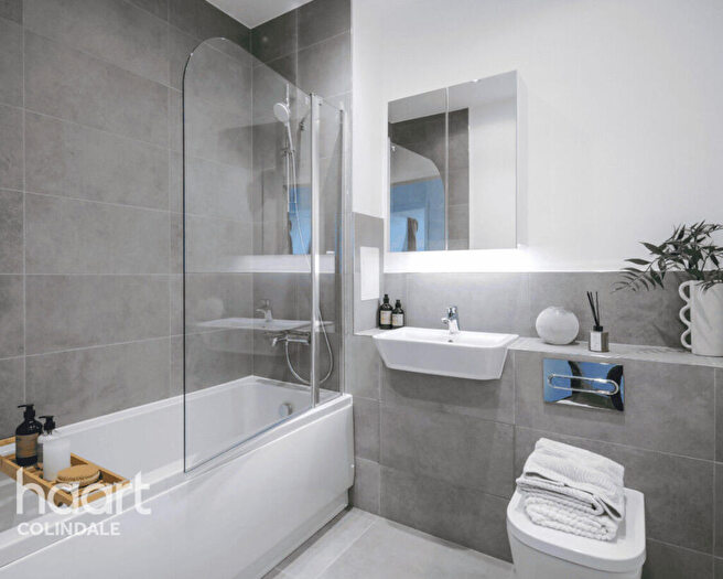 1 Bedroom Apartment For Sale In B Burnt Oak Broadway, London, HA8