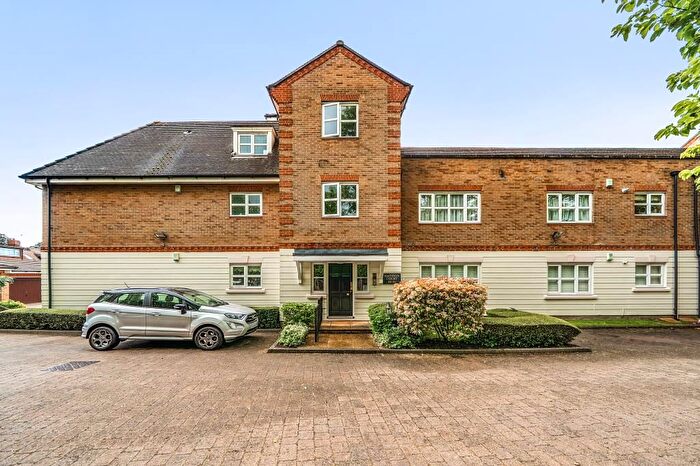 3 Bedroom Flat For Sale In Haddon Court, Hanbury Close, NW4