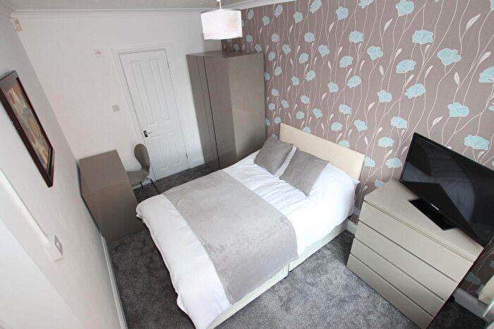 1 Bedroom Semi Detached House To Rent In Erleigh Court Gardens, Earley, RG6