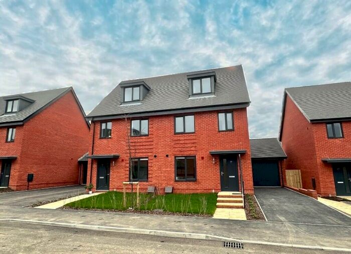 3 Bedroom Semi-Detached House To Rent In Stonyfield Road, Whiteley, PO15