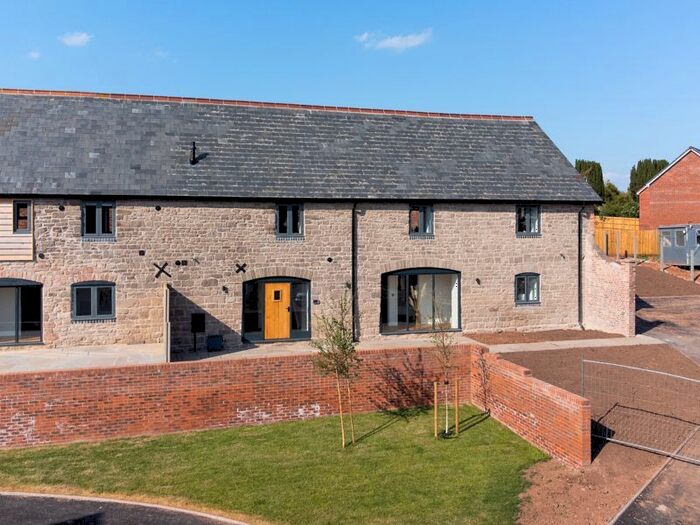 4 Bedroom Semi-Detached House To Rent In Holmer House Close, Holmer, Hereford, HR4