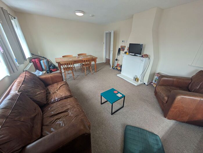 1 Bedroom Flat To Rent In Polsloe Road, Exeter, EX1