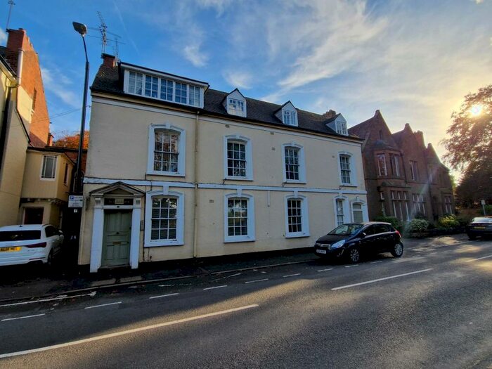 2 Bedroom Apartment To Rent In Abbey Hill, Kenilworth, CV8