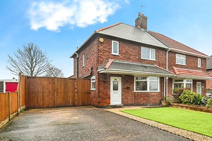 3 Bedroom Semi-Detached House For Sale In Mansfield Road, Mansfield, Nottinghamshire, NG21