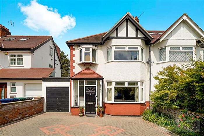3 Bedroom House For Sale In Meadow Drive, Hendon, NW4