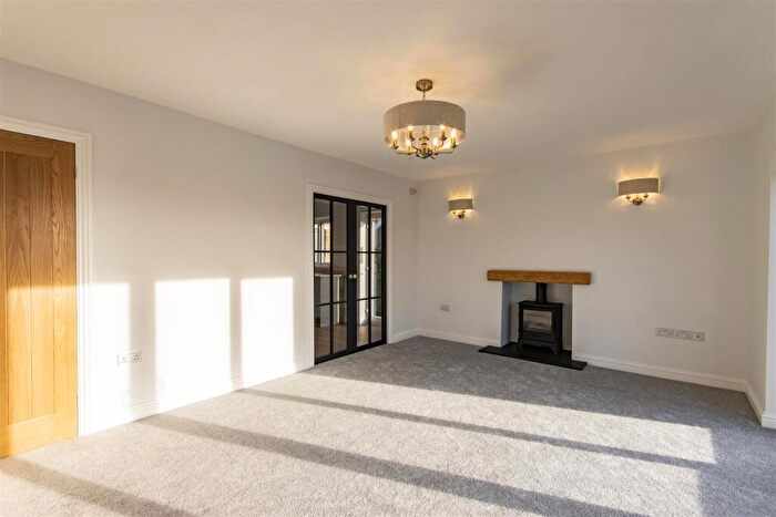 3 Bedroom Detached Bungalow For Sale In Main Road, Wadshelf, Chesterfield, S42
