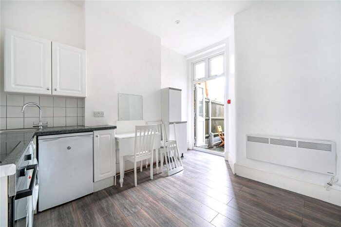 1 Bedroom Flat To Rent In Lascotts Road, Wood Green, London, N22