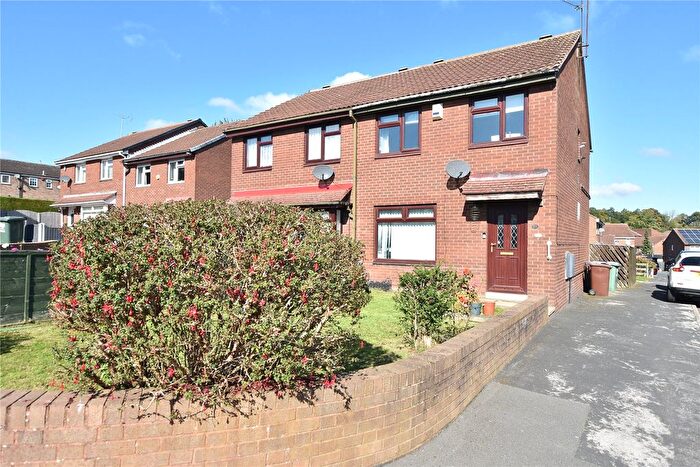3 Bedroom Semi-Detached House For Sale In White Laithe Walk, Whinmoor, Leeds, LS14