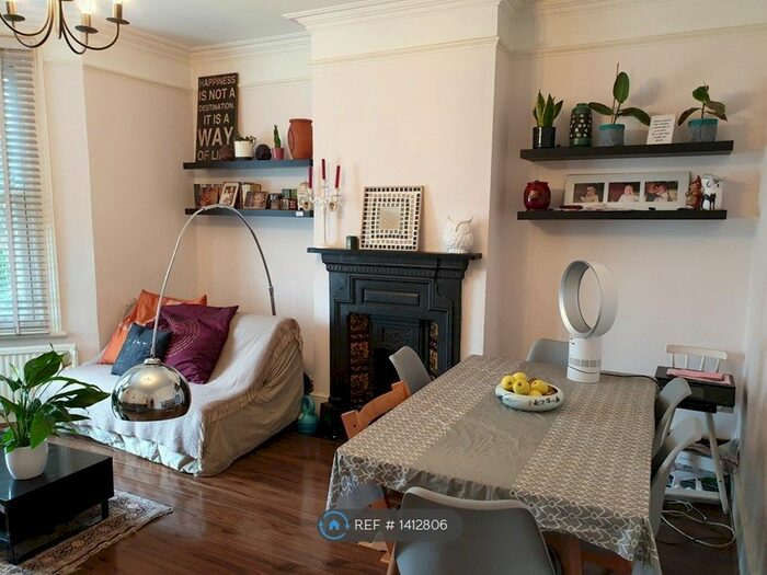 2 Bedroom Maisonette To Rent In South Park Road, London, SW19