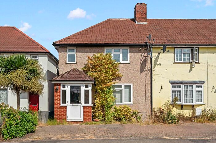 3 Bedroom End Of Terrace House For Sale In Browning Avenue, Worcester Park, KT4