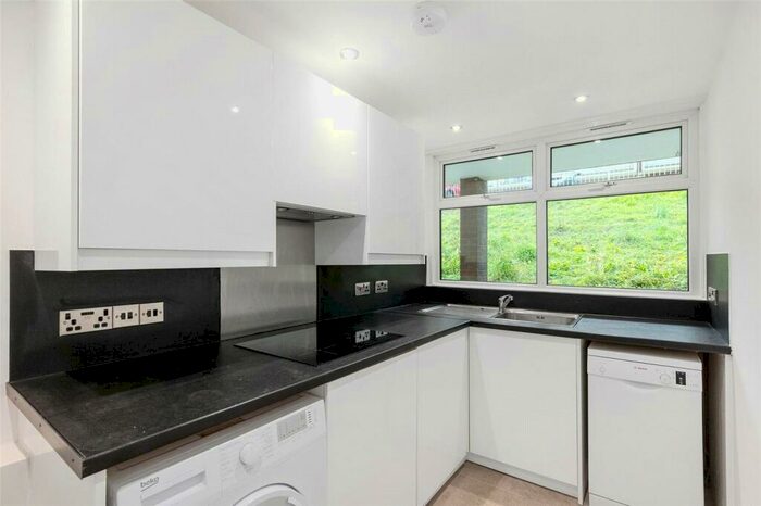 2 Bedroom Terraced House To Rent In Kitley Gardens, London, SE19