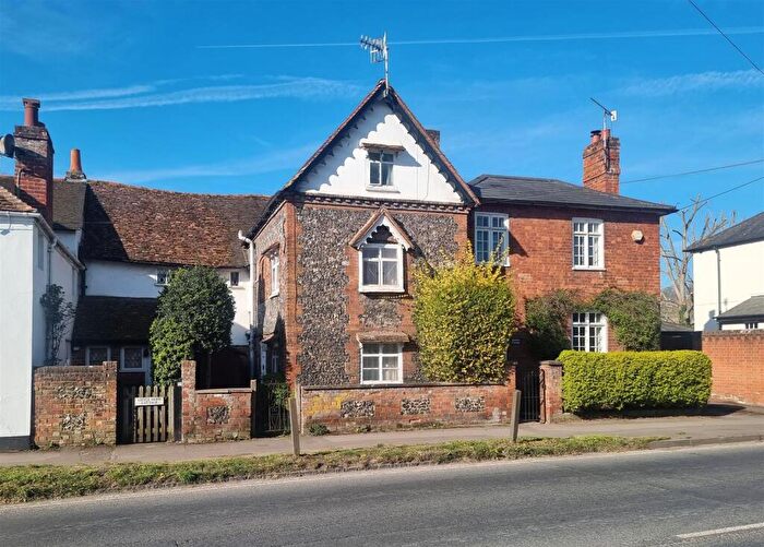 2 Bedroom Cottage For Sale In Northfield End, Henley-On-Thames, RG9
