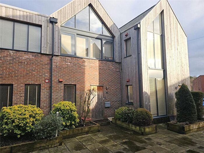 2 Bedroom Apartment For Sale In The Old Court House, Grange Road, Midhurst, West Sussex, GU29