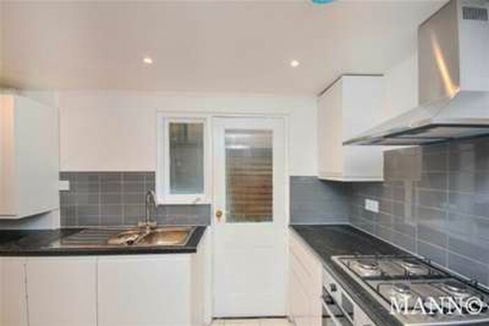 3 Bedroom Flat To Rent In Sydenham Park Road, Sydenham, SE26 *** Video Tour Available ***