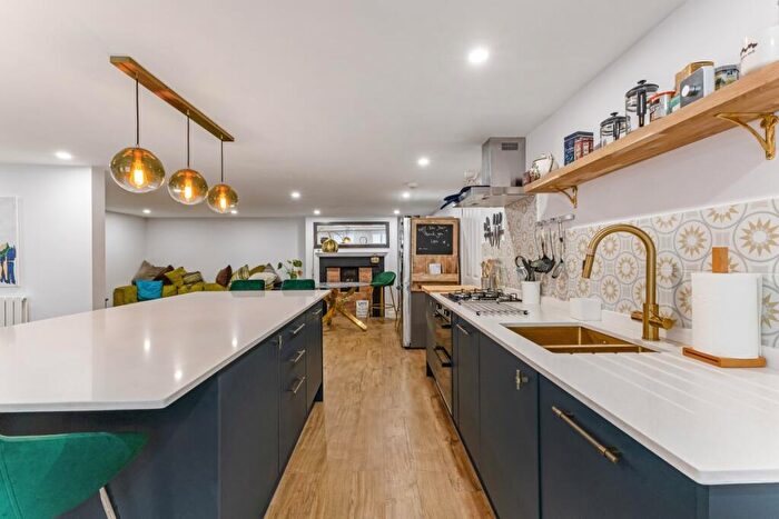 3 Bedroom Semi-Detached House To Rent In The Old Post Office High Street, BA2