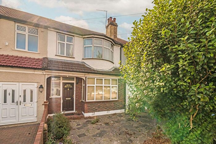 3 Bedroom Terraced House For Sale In Cranborne Avenue, Surbiton, KT6