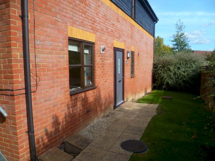 2 Bedroom Ground Maisonette To Rent In Winstanley Lane, Shenley Lodge, Milton Keynes, MK5