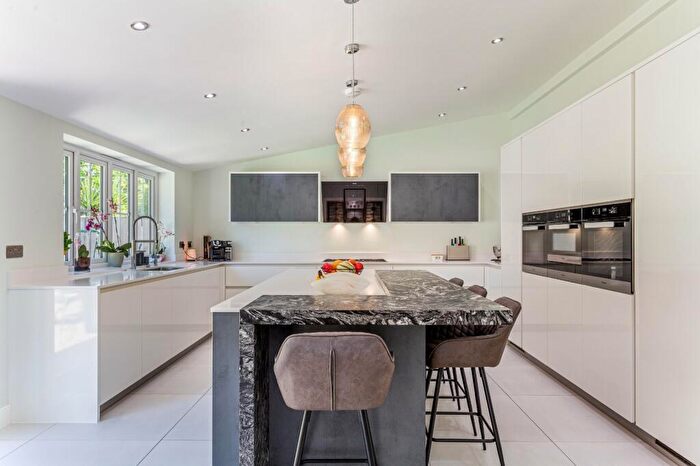 5 Bedroom Detached House For Sale In Butlers Court Road, Beaconsfield, Buckinghamshire, HP9