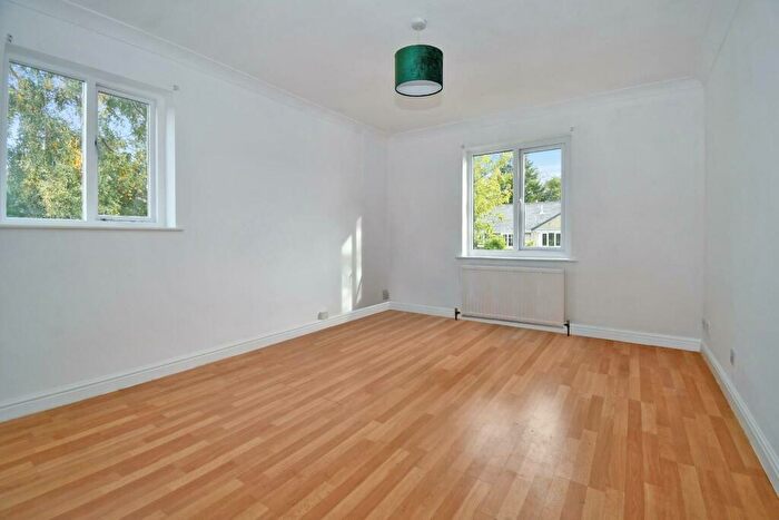 2 Bedroom Flat For Sale In Walkers Row, Yeadon, Leeds, LS19