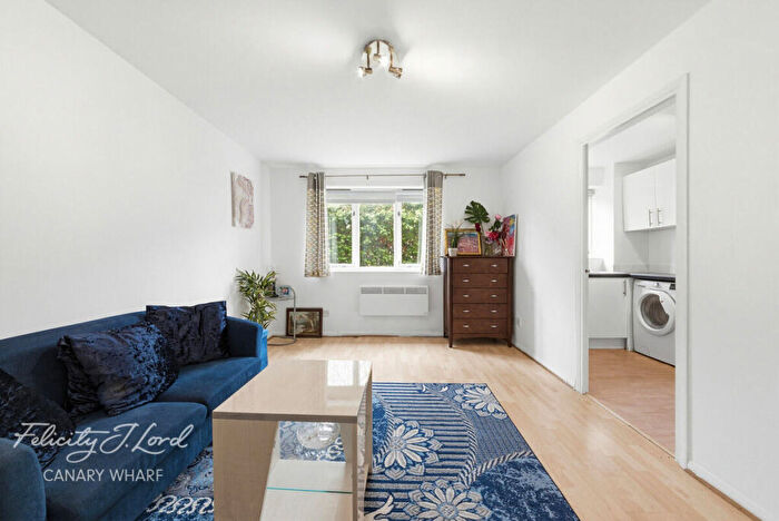 1 Bedroom Flat For Sale In Telegraph Place, London, E14