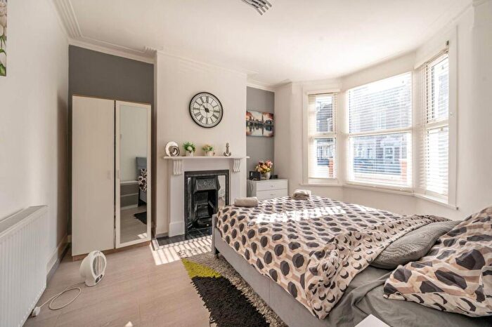 3 Bedroom House To Rent In Morley Road, Stratford, London, E15