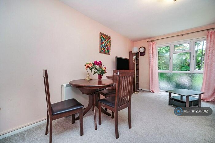 1 Bedroom Flat To Rent In Eton Road, Sutton, SM2