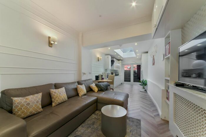 1 Bedroom Flat To Rent In Hugh Street, Victoria, London, SW1V