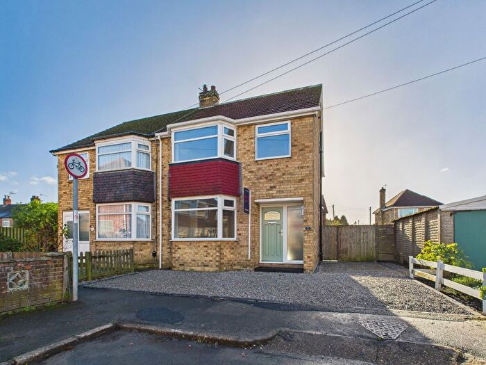 3 Bedroom Semi-Detached House For Sale In Queens Close, Cottingham, East Riding Of Yorkshire, HU16