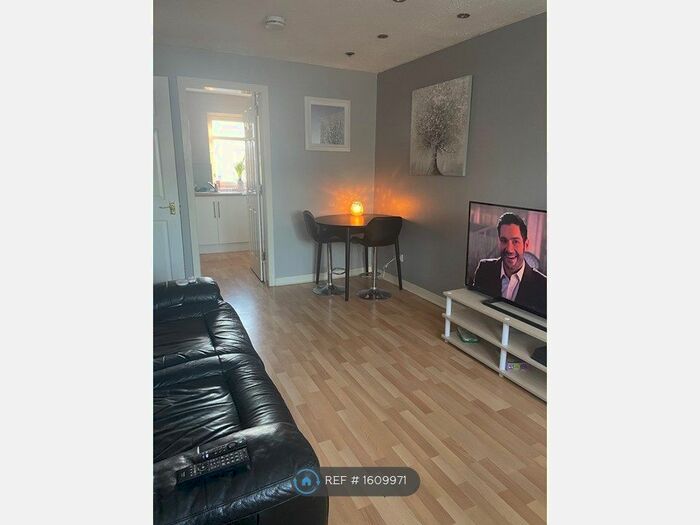 2 Bedroom Flat To Rent In Wellhead Court, Lanark, ML11