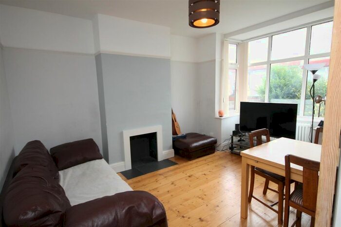 4 Bedroom Property To Rent In Beverley Road, Horfield, Bristol, BS7